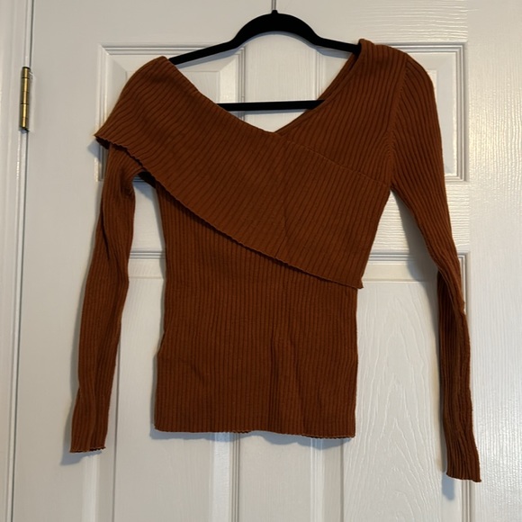 Geometric lush rust sweater - Picture 2 of 2